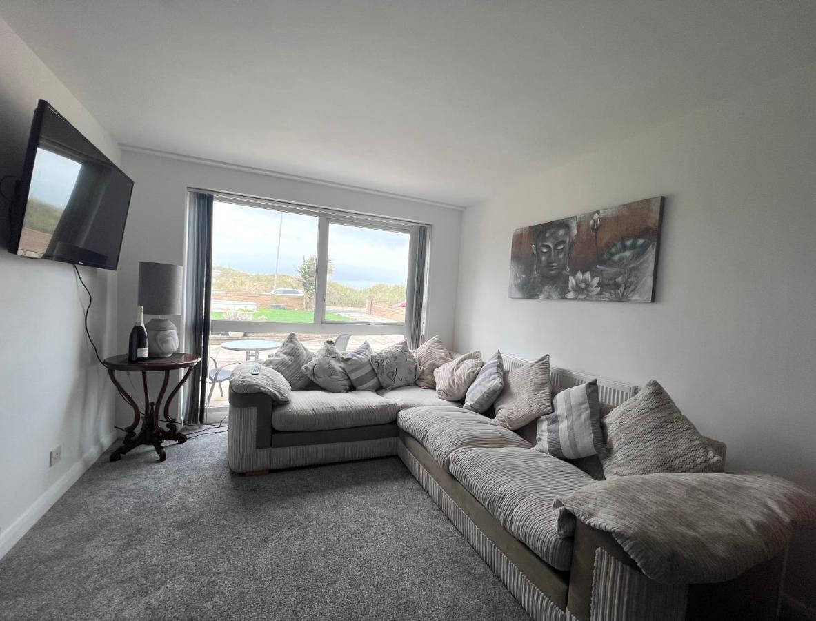 Beach Front Apartment With Free Parking, St Annes 莱瑟姆-圣安妮 外观 照片