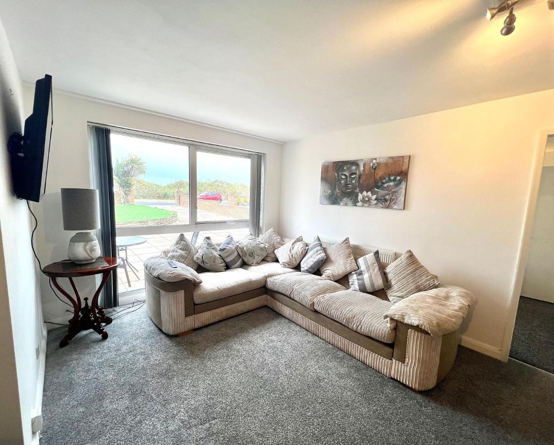 Beach Front Apartment With Free Parking, St Annes 莱瑟姆-圣安妮 外观 照片